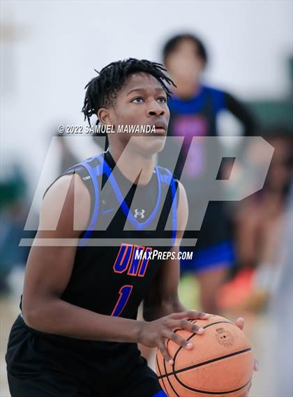 Thumbnail 2 in Inglewood vs University (Westside Tip Off Classic)  photogallery.
