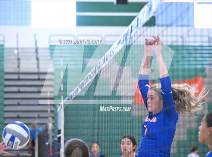 Thumbnail 1 in Bishop Gorman vs. Saint Francis (Durango Fall Classic) photogallery.