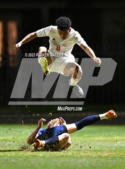 Thumbnail 2 in Teurlings Catholic @ Holy Cross (Div. II Regional Playoff) photogallery.