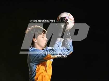 Thumbnail 1 in Teurlings Catholic @ Holy Cross (Div. II Regional Playoff) photogallery.