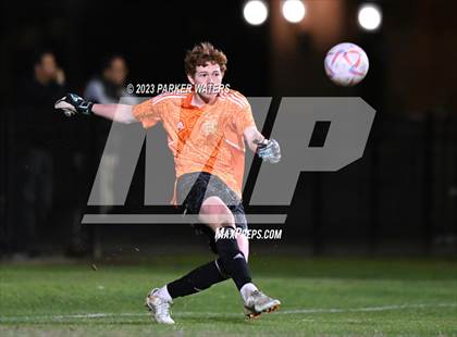 Thumbnail 2 in Teurlings Catholic @ Holy Cross (Div. II Regional Playoff) photogallery.