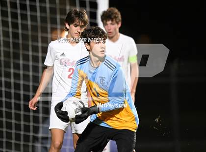 Thumbnail 2 in Teurlings Catholic @ Holy Cross (Div. II Regional Playoff) photogallery.