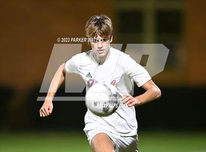 Thumbnail 2 in Teurlings Catholic @ Holy Cross (Div. II Regional Playoff) photogallery.