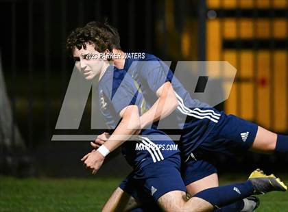 Thumbnail 1 in Teurlings Catholic @ Holy Cross (Div. II Regional Playoff) photogallery.