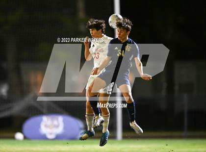 Thumbnail 2 in Teurlings Catholic @ Holy Cross (Div. II Regional Playoff) photogallery.