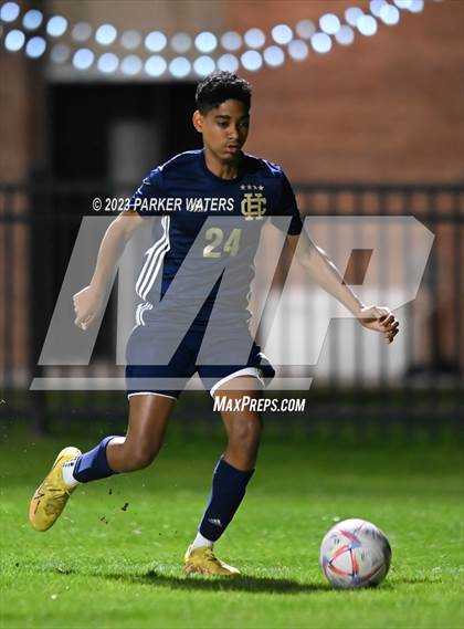 Thumbnail 3 in Teurlings Catholic @ Holy Cross (Div. II Regional Playoff) photogallery.