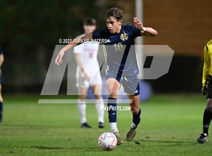 Thumbnail 2 in Teurlings Catholic @ Holy Cross (Div. II Regional Playoff) photogallery.