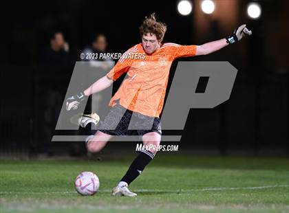 Thumbnail 2 in Teurlings Catholic @ Holy Cross (Div. II Regional Playoff) photogallery.