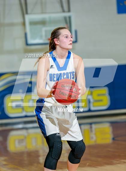 Thumbnail 1 in Hermann vs Blair Oaks photogallery.