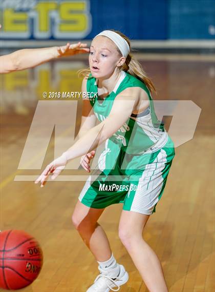 Thumbnail 3 in Hermann vs Blair Oaks photogallery.