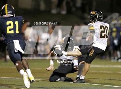 Thumbnail 1 in Hernando @ Lausanne Collegiate photogallery.