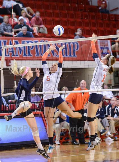 Thumbnail 1 in Starmount vs. Raleigh Charter (NCHSAA 1A Final) photogallery.