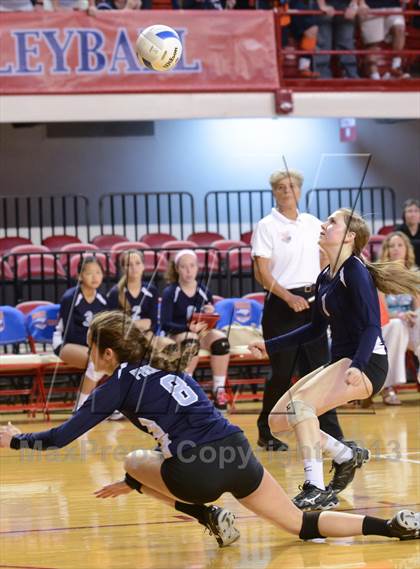 Thumbnail 2 in Starmount vs. Raleigh Charter (NCHSAA 1A Final) photogallery.