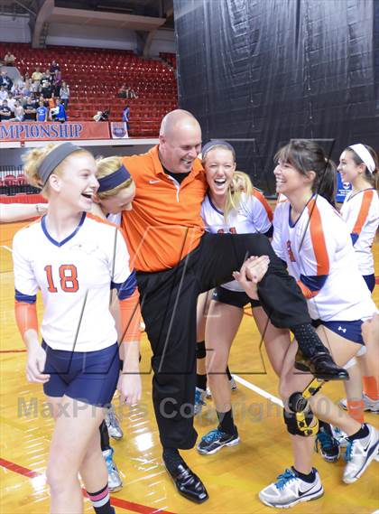 Thumbnail 2 in Starmount vs. Raleigh Charter (NCHSAA 1A Final) photogallery.