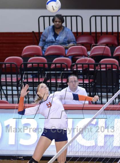 Thumbnail 2 in Starmount vs. Raleigh Charter (NCHSAA 1A Final) photogallery.