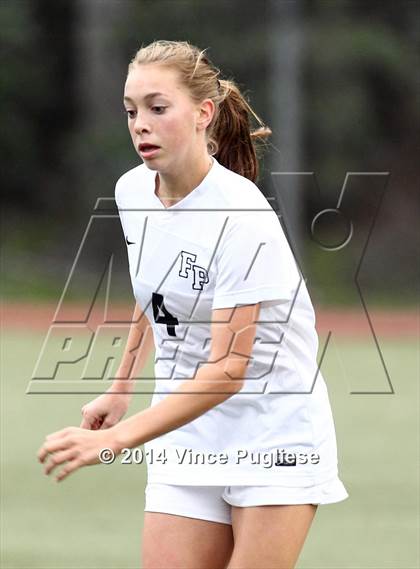 Thumbnail 3 in Flintridge Prep vs. Burbank photogallery.