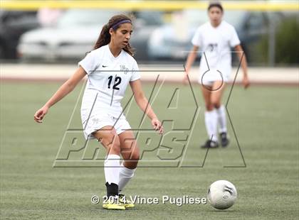 Thumbnail 1 in Flintridge Prep vs. Burbank photogallery.