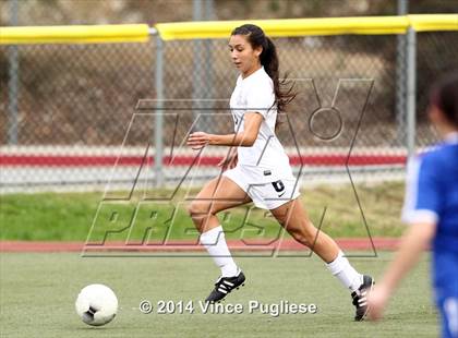 Thumbnail 1 in Flintridge Prep vs. Burbank photogallery.