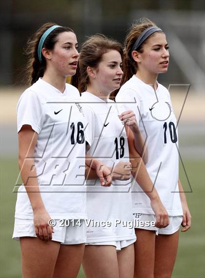 Thumbnail 3 in Flintridge Prep vs. Burbank photogallery.