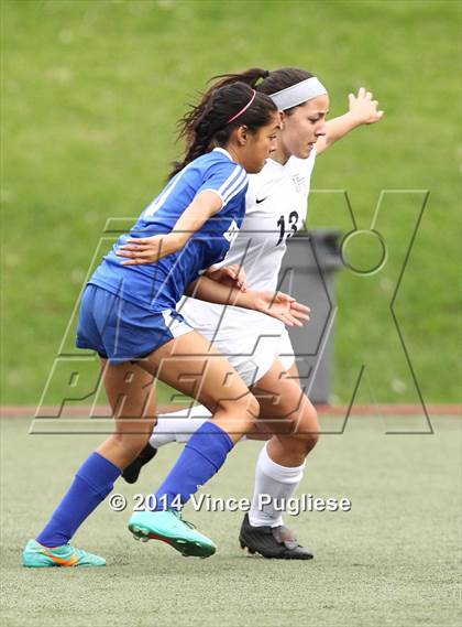 Thumbnail 2 in Flintridge Prep vs. Burbank photogallery.