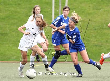 Thumbnail 3 in Flintridge Prep vs. Burbank photogallery.
