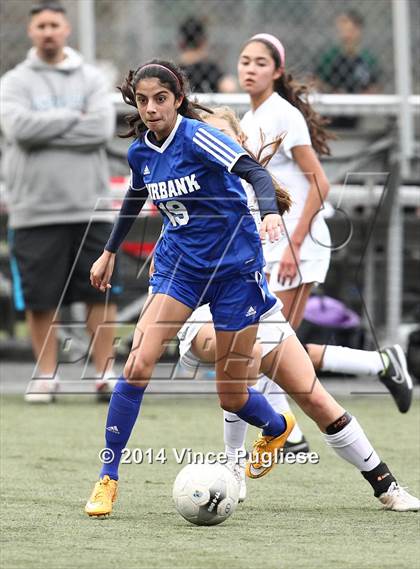 Thumbnail 3 in Flintridge Prep vs. Burbank photogallery.