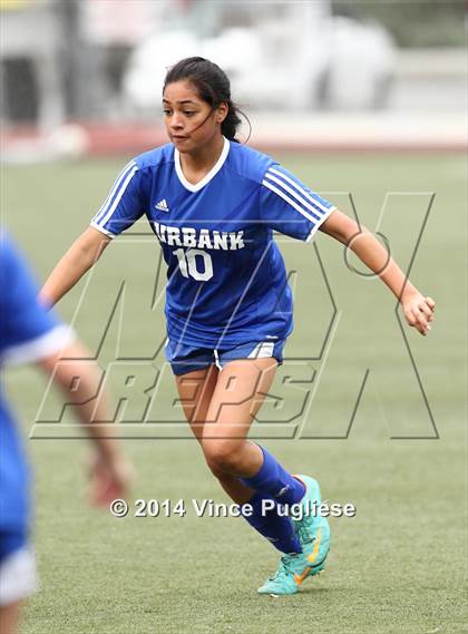 Thumbnail 2 in Flintridge Prep vs. Burbank photogallery.