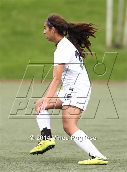 Thumbnail 3 in Flintridge Prep vs. Burbank photogallery.