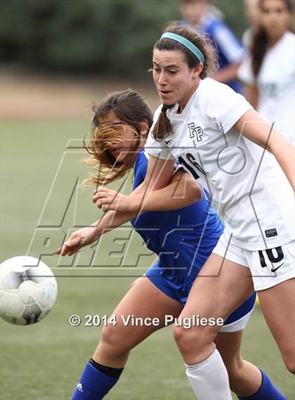 Thumbnail 2 in Flintridge Prep vs. Burbank photogallery.