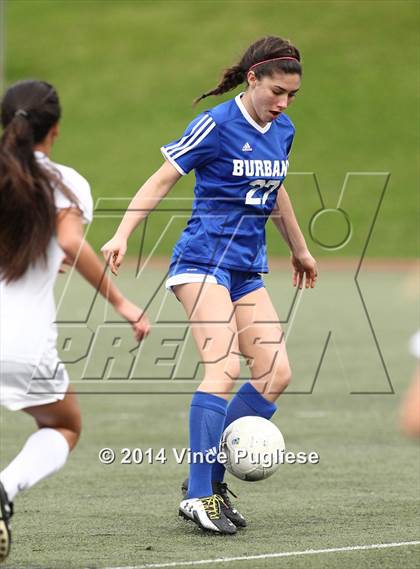 Thumbnail 2 in Flintridge Prep vs. Burbank photogallery.
