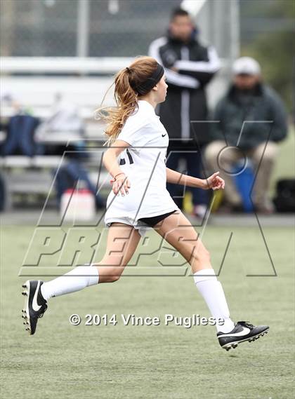 Thumbnail 2 in Flintridge Prep vs. Burbank photogallery.