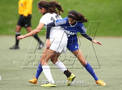 Thumbnail 1 in Flintridge Prep vs. Burbank photogallery.