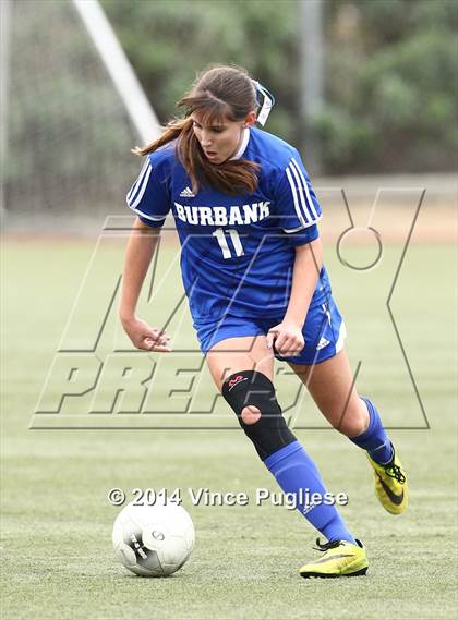 Thumbnail 2 in Flintridge Prep vs. Burbank photogallery.