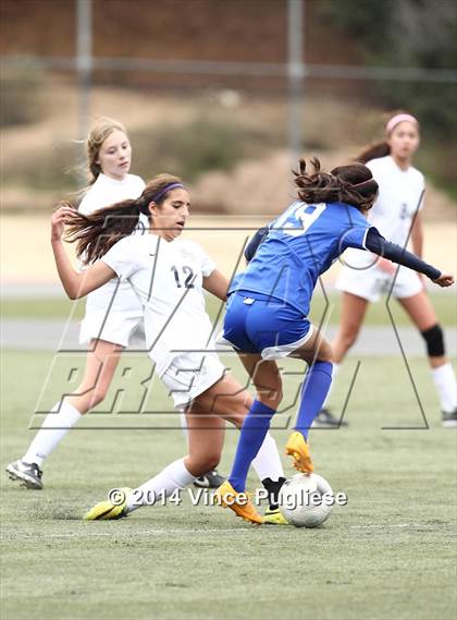 Thumbnail 1 in Flintridge Prep vs. Burbank photogallery.