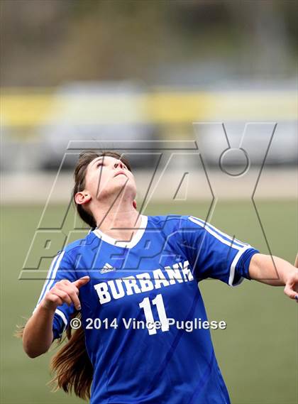 Thumbnail 3 in Flintridge Prep vs. Burbank photogallery.