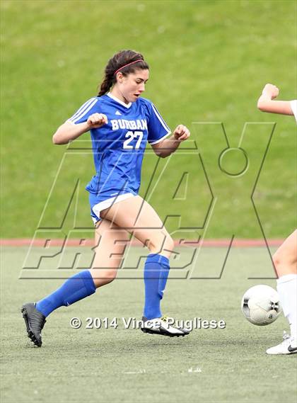 Thumbnail 2 in Flintridge Prep vs. Burbank photogallery.
