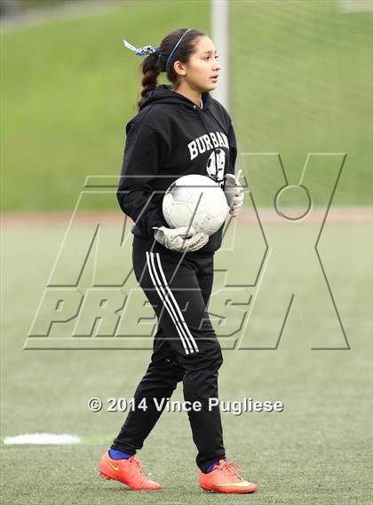 Thumbnail 2 in Flintridge Prep vs. Burbank photogallery.