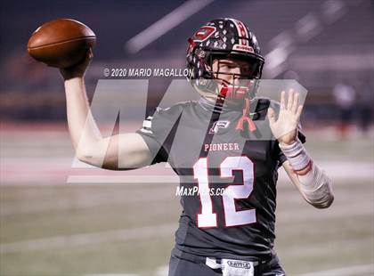 Thumbnail 3 in Pioneer vs Medina Valley (UIL 5A D2 Bi-District Playoff) photogallery.