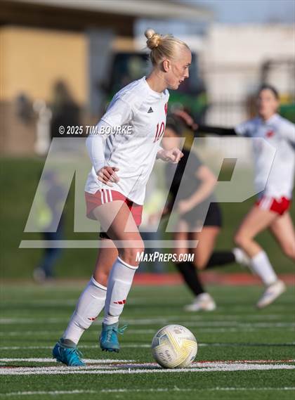 Thumbnail 3 in Bellevue West vs. Omaha Westside photogallery.