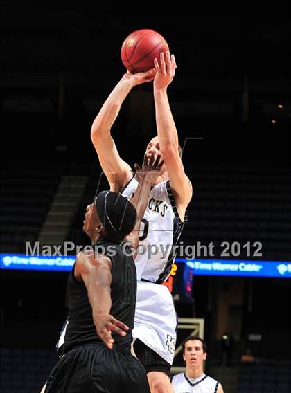 Thumbnail 3 in Lincoln vs. La Costa Canyon (CIF D2 SoCal Regional Final) photogallery.