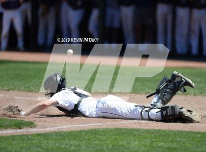 Thumbnail 2 in Staples vs. Southington (CIAC Class LL Final) photogallery.