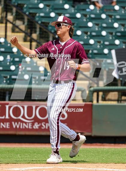 Thumbnail 3 in London vs. Wall (UIL 3A Baseball State Semifinal) photogallery.