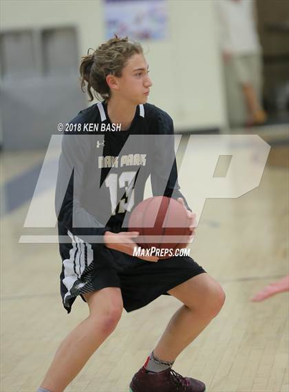 Thumbnail 2 in Oak Park @ Camarillo photogallery.
