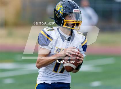 Thumbnail 3 in Rifle @ Golden photogallery.