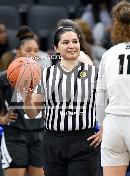 Thumbnail 2 in Sierra Canyon vs. Archbishop Mitty (CIF State Open Div. Final) photogallery.