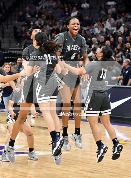 Thumbnail 3 in Sierra Canyon vs. Archbishop Mitty (CIF State Open Div. Final) photogallery.