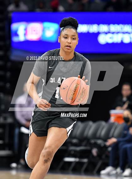 Thumbnail 2 in Sierra Canyon vs. Archbishop Mitty (CIF State Open Div. Final) photogallery.