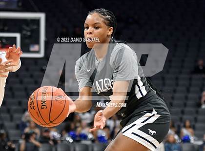 Thumbnail 2 in Sierra Canyon vs. Archbishop Mitty (CIF State Open Div. Final) photogallery.