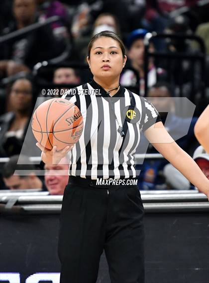 Thumbnail 2 in Sierra Canyon vs. Archbishop Mitty (CIF State Open Div. Final) photogallery.