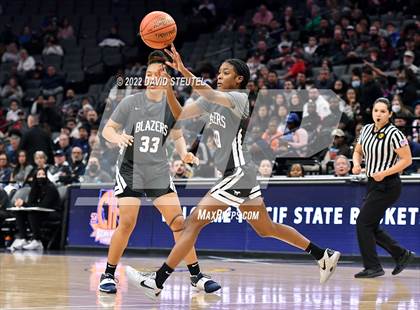 Thumbnail 3 in Sierra Canyon vs. Archbishop Mitty (CIF State Open Div. Final) photogallery.